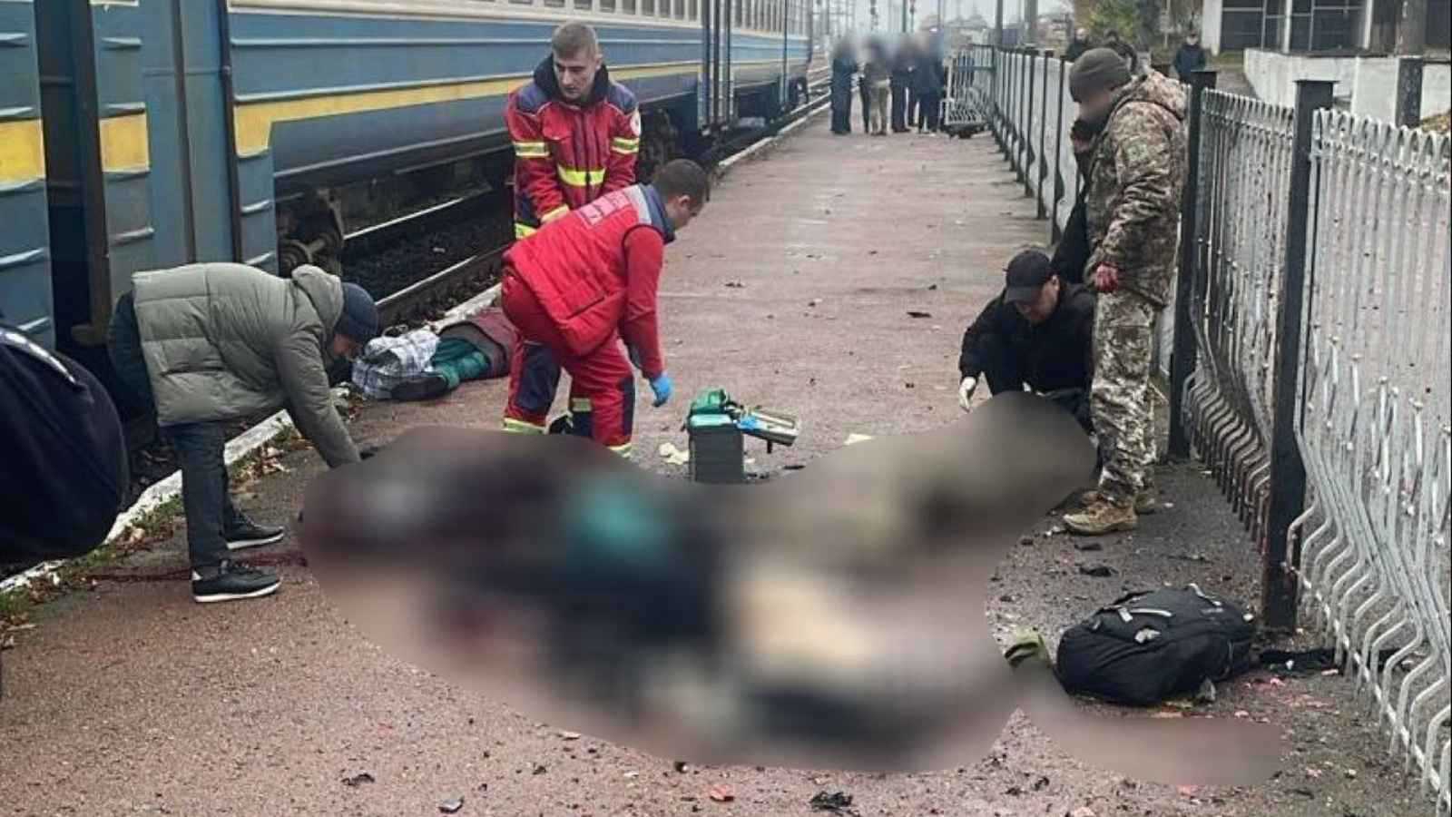 أوكرانيا.. 4 قتلى و12 مصابًا بانفجار في محطة قطار (صور)