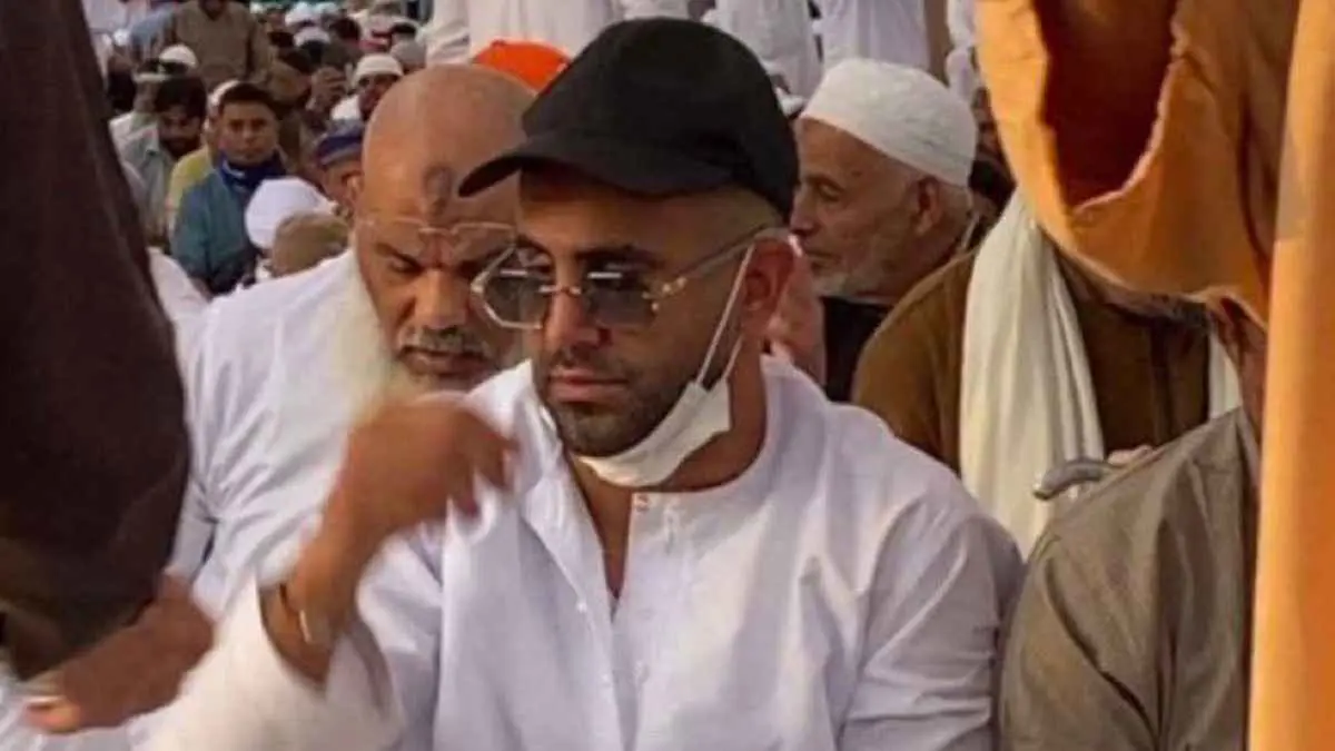 من الملعب إلى المسجد.. 5 نجوم خطفوا القلوب في رمضان (صور وفيديو)