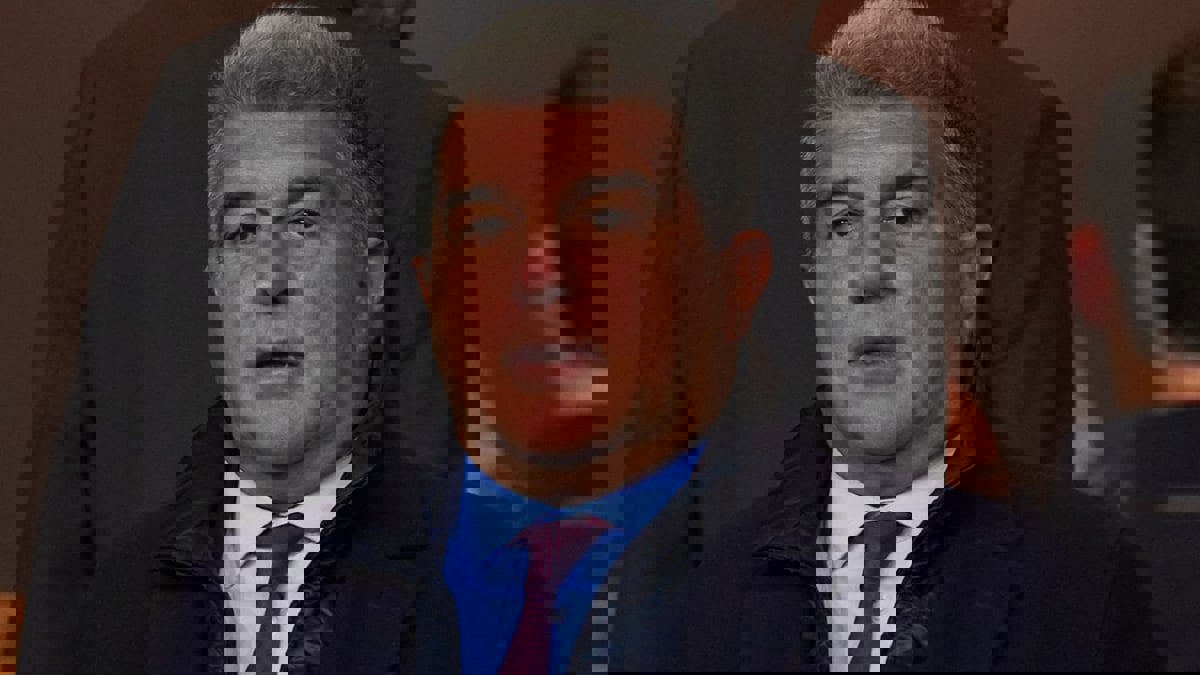 رئيس برشلونة يكشف "اللعبة الخبيثة" لريال مدريد