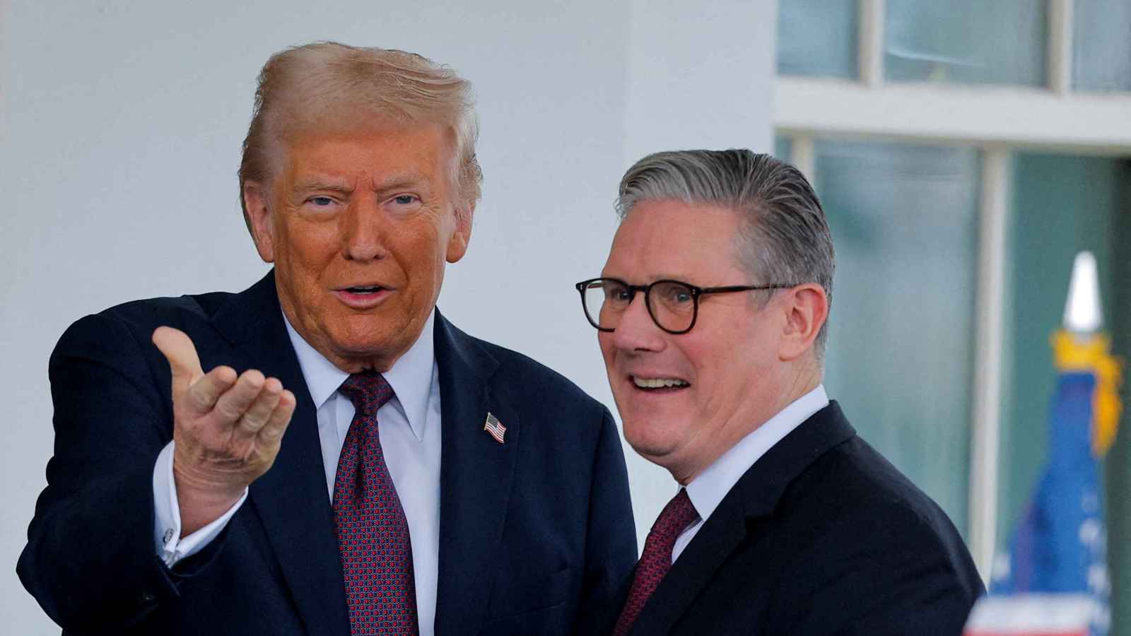 ترامب وستارمر يبحثان إرسال "قوات حفظ سلام" إلى أوكرانيا