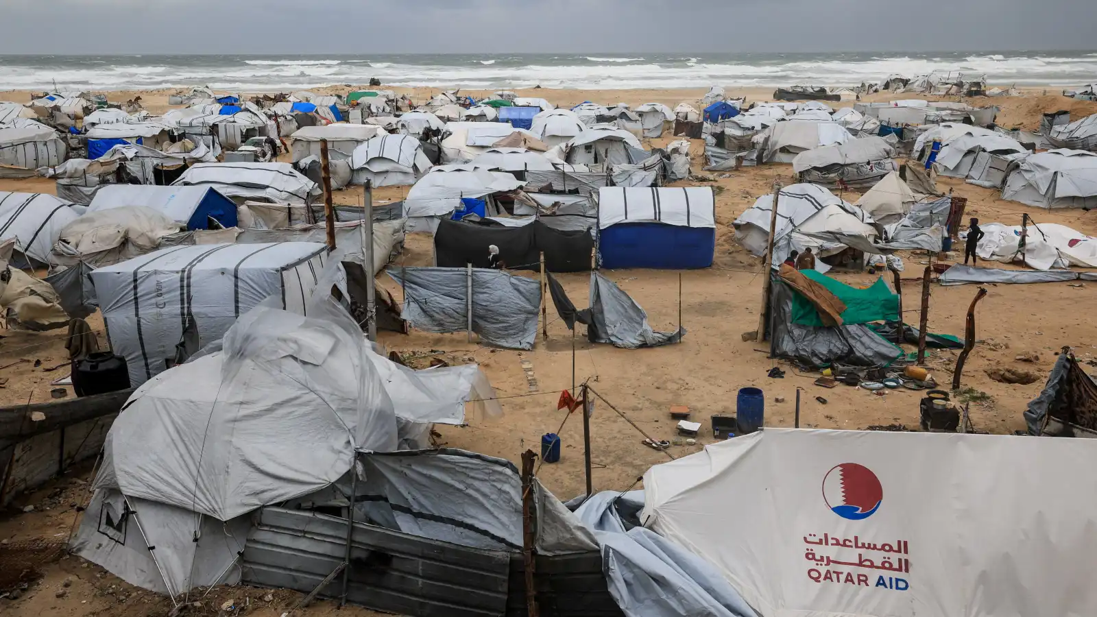 خيام نازحين في قطاع غزة اليوم الثلاثاء بالتزامن مع المنخفض