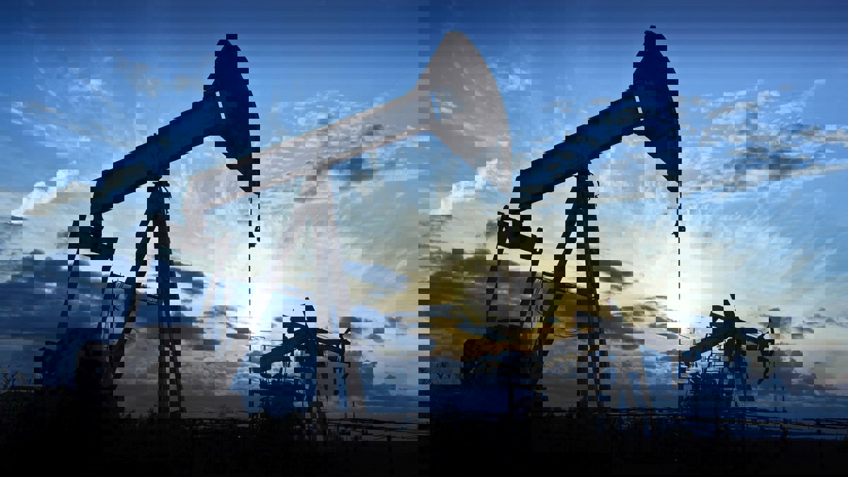 تباين أسعار النفط بانتظار محادثات تجارية بين واشنطن وبكين