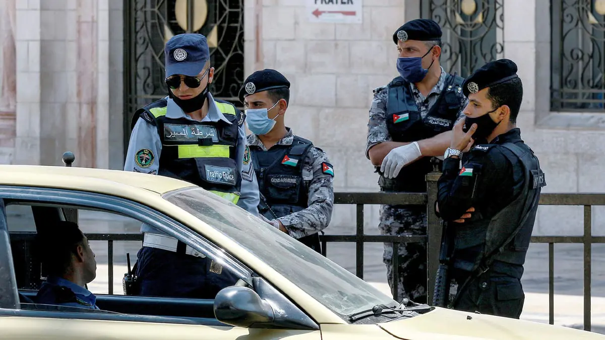 الأمن الأردني يعتقل 3 أشخاص اختطفوا شابا وسط شارع عام