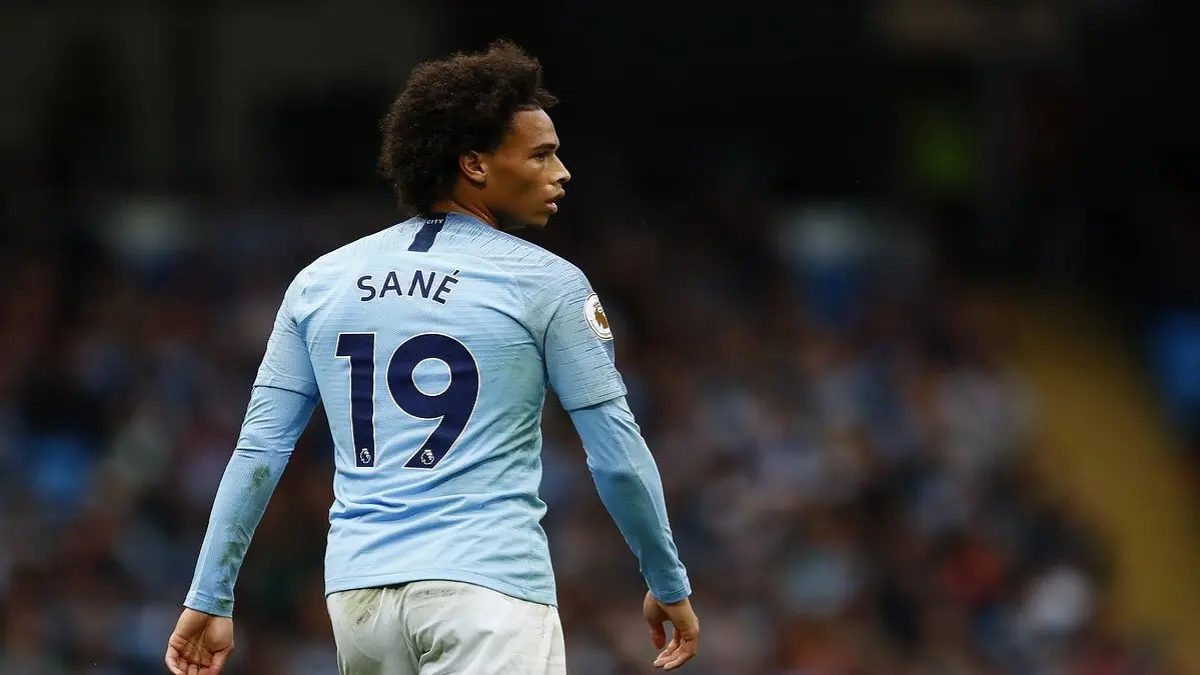 غوارديولا يفتح الباب أمام ليروي ساني للرحيل عن مانشستر سيتي