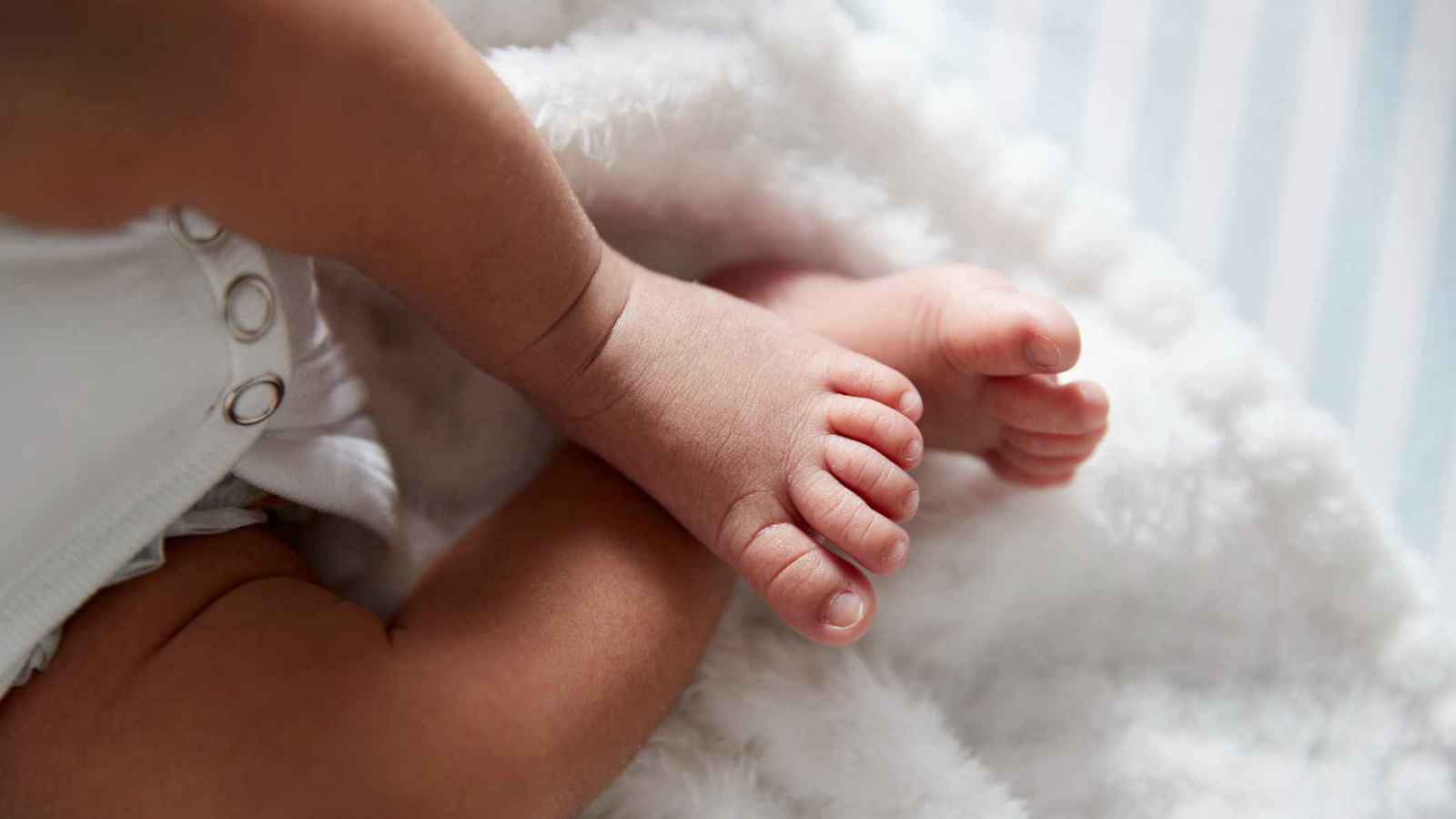 مصر ترصد حسابات تبيع الأطفال بآلاف الجنيهات