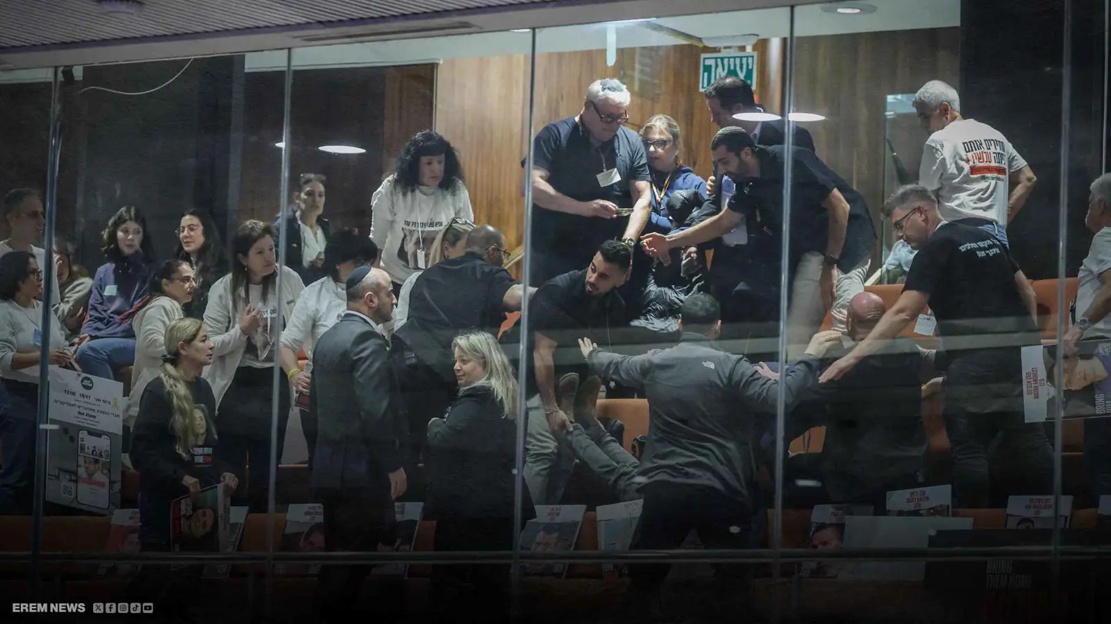 اشتباكات داخل الكنيست الإسرائيلي