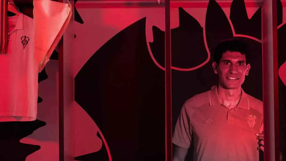 تقديم رائع لنجم ريال مدريد مع فريقه الجديد (فيديو)