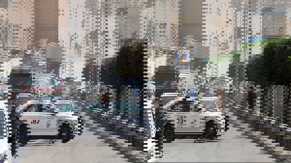 الكويت.. القبض على عصابة نصب أوهمت الضحايا بمبالغ طائلة حصيلة "غسيل أموال"