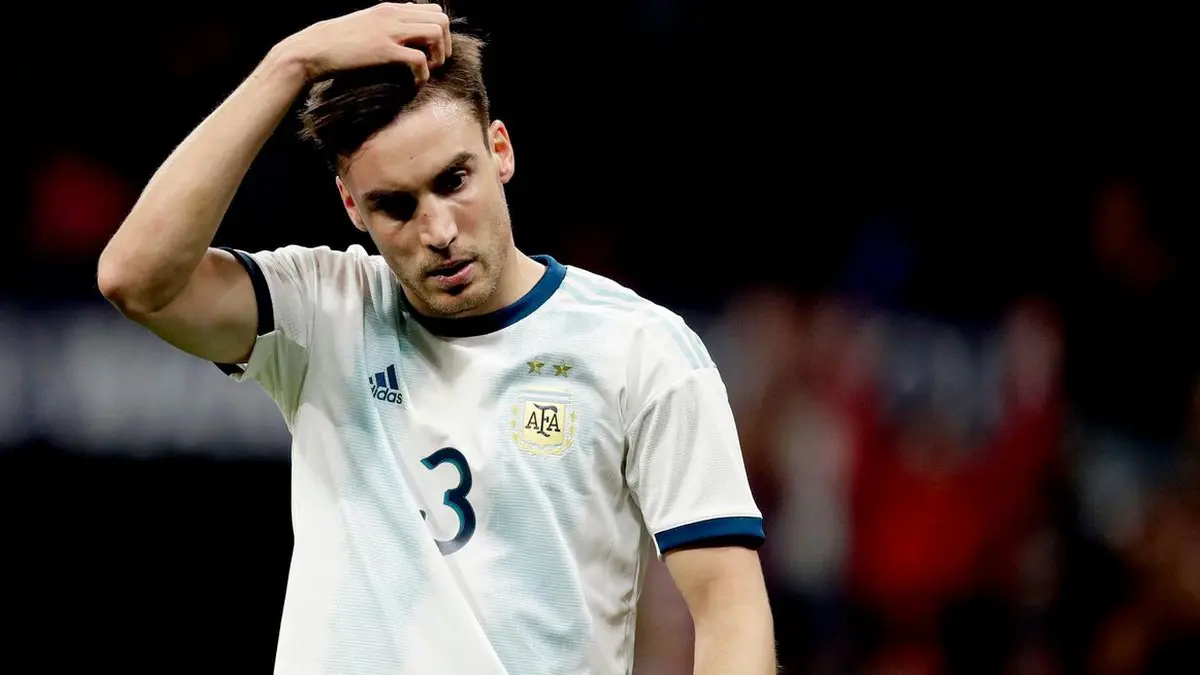 سبب رفض لاعب أياكس الانتقال إلى نادي برشلونة