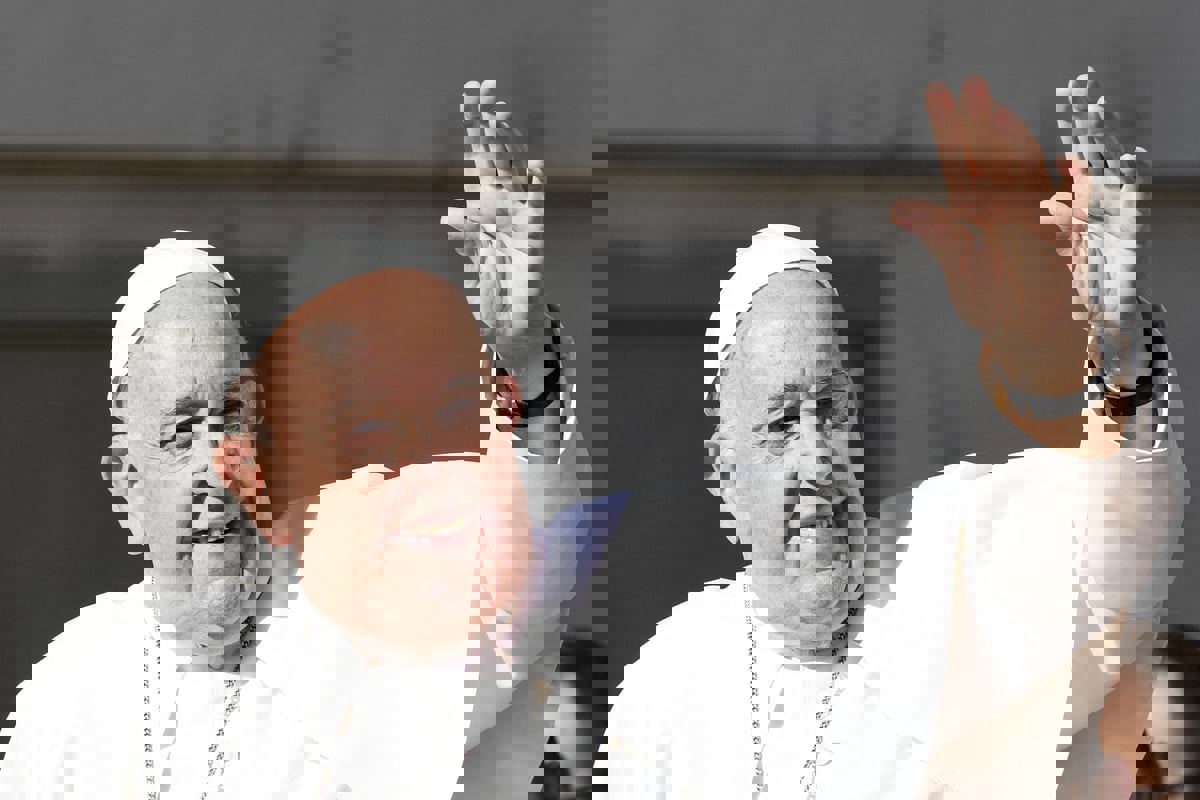 للمرة الثانية.. البابا فرنسيس يُسيء للمثليين