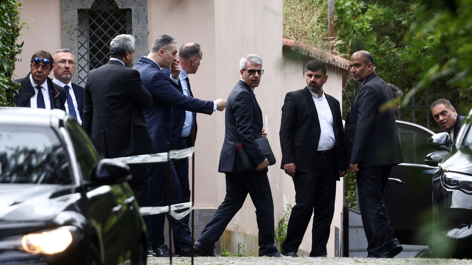 أين القضية الفلسطينية وغزة من المباحثات الإيرانية مع الولايات المتحدة؟