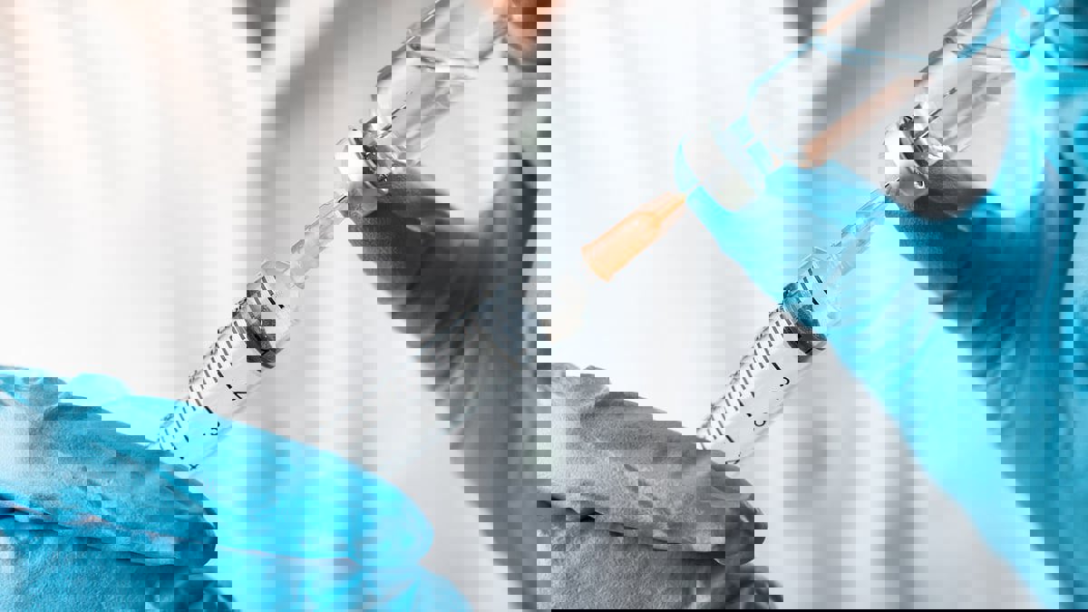 السعودية تعلن "الجرعة الثالثة" شرطا لدخول الأسواق والمراكز التجارية بدءا من فبراير