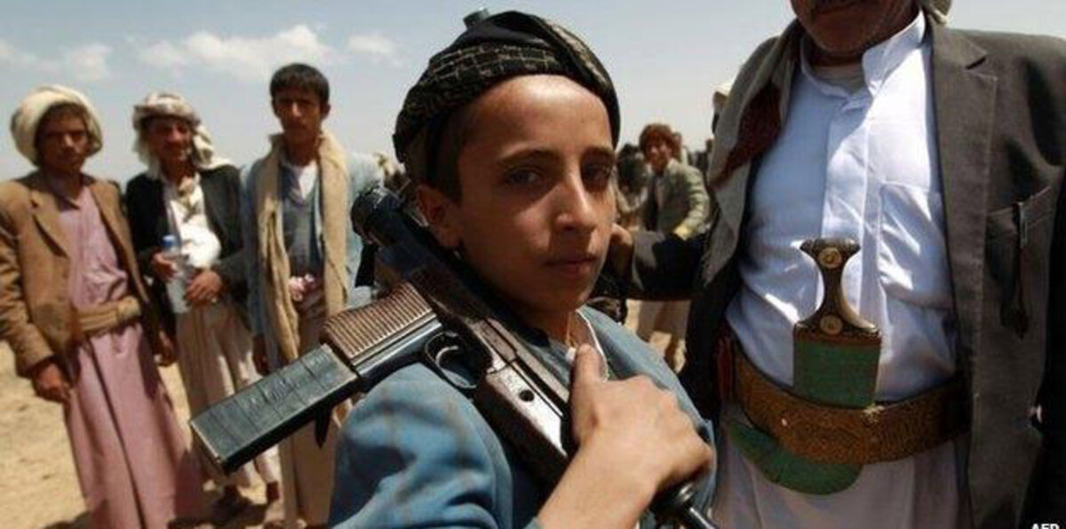 الحوثي يطعّم مقاتليه ضد شلل الأطفال (صور)