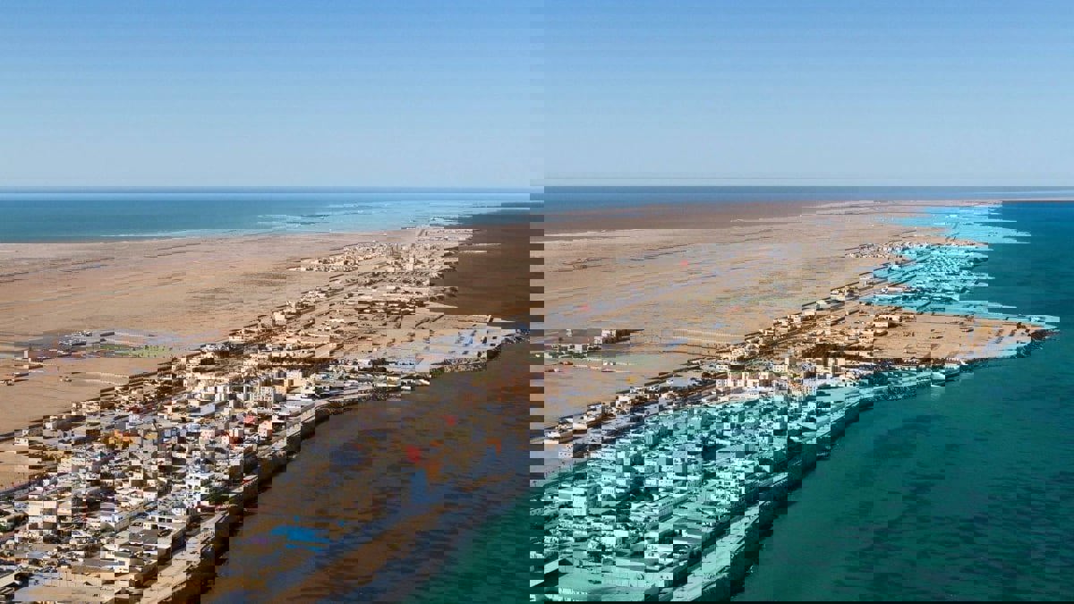 المغرب يطرح مناقصة لبناء ميناء في الداخلة بالصحراء الغربية