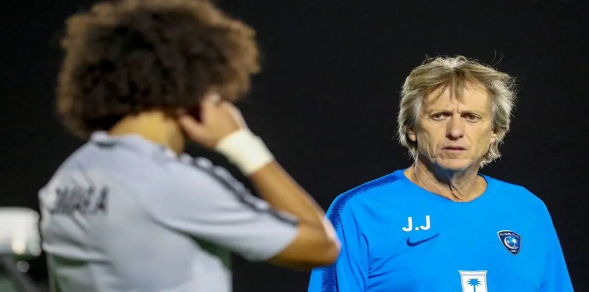 خيسوس يوافق على انضمام مبارك بوصوفة لنادي الهلال السعودي