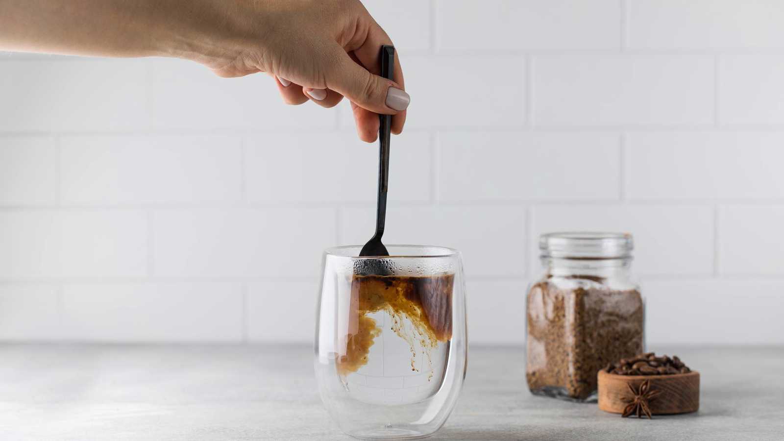 صدمة لمحبي القهوة السريعة.. دراسة تربطها بفقدان البصر