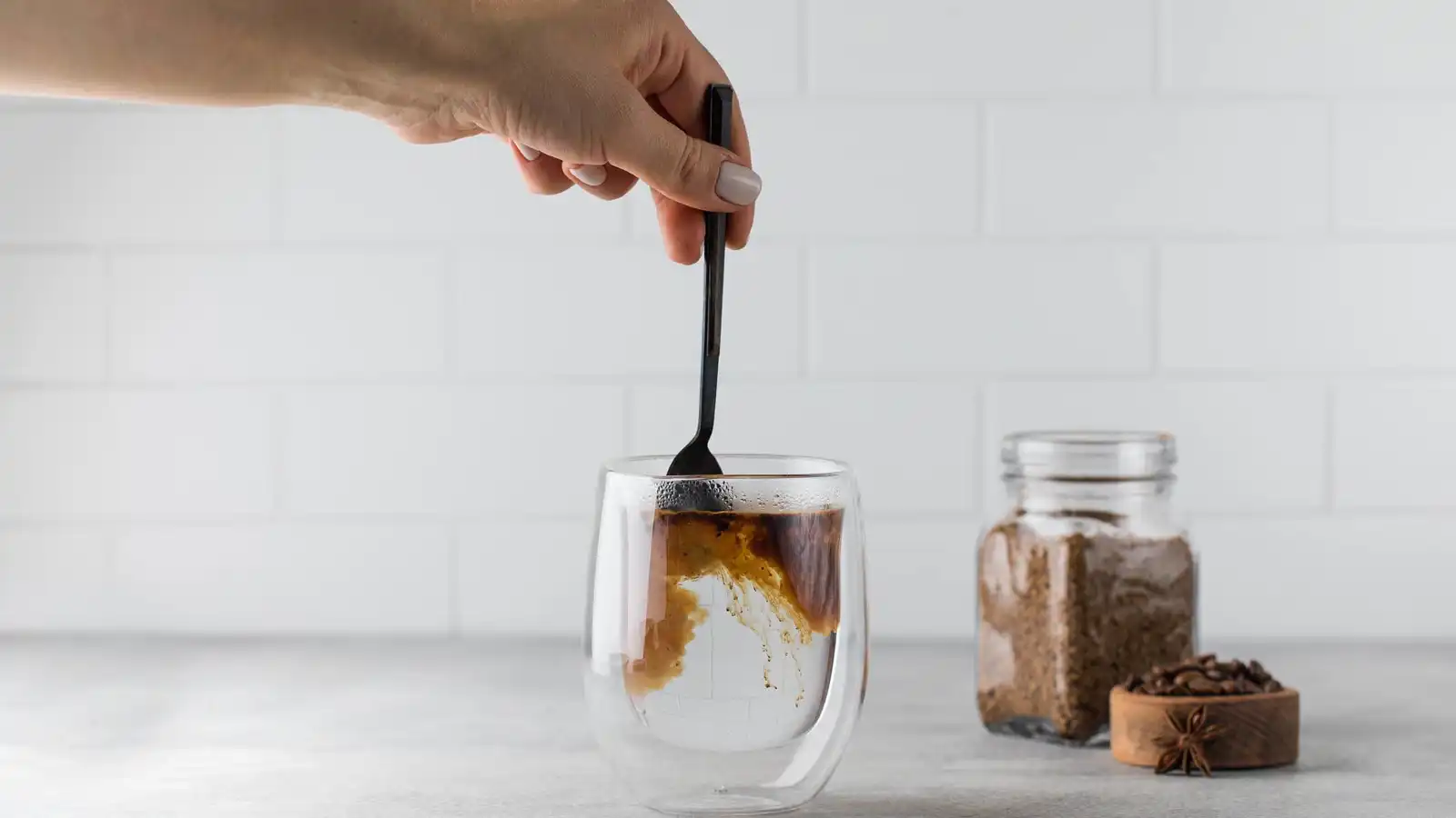 صدمة لمحبي القهوة السريعة.. دراسة تربطها بفقدان البصر