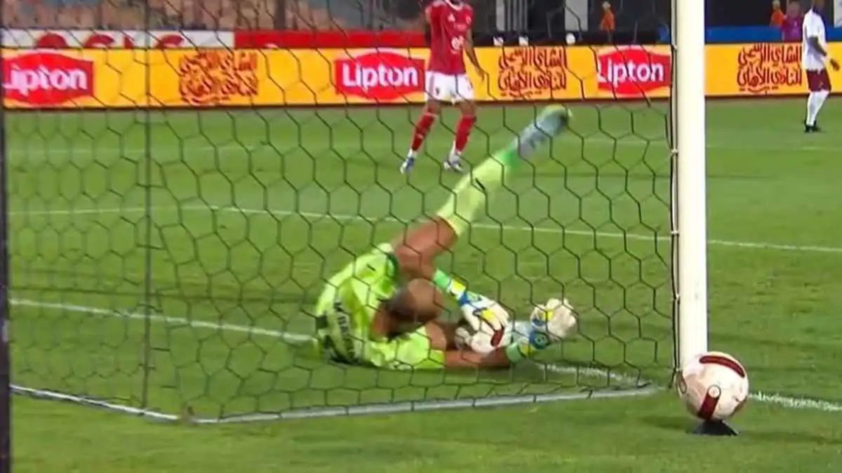 لقطات لم تذع من قبل: لجنة الحكام ترد بشكل حاسم على اتهامات الأهلي المصري (فيديو)