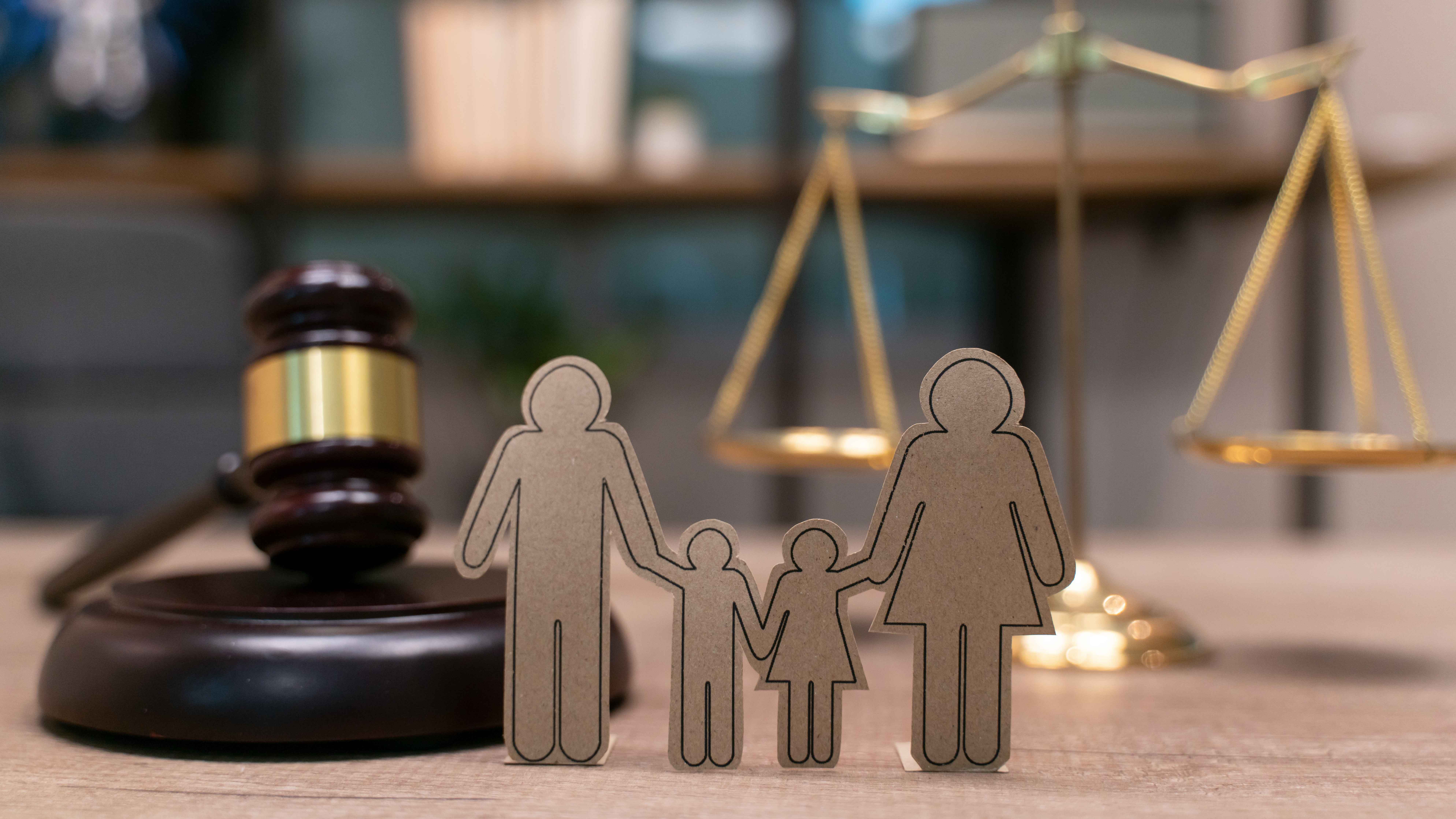 أم كويتية تخسر حضانة أطفالها لسبب "غير متوقع"