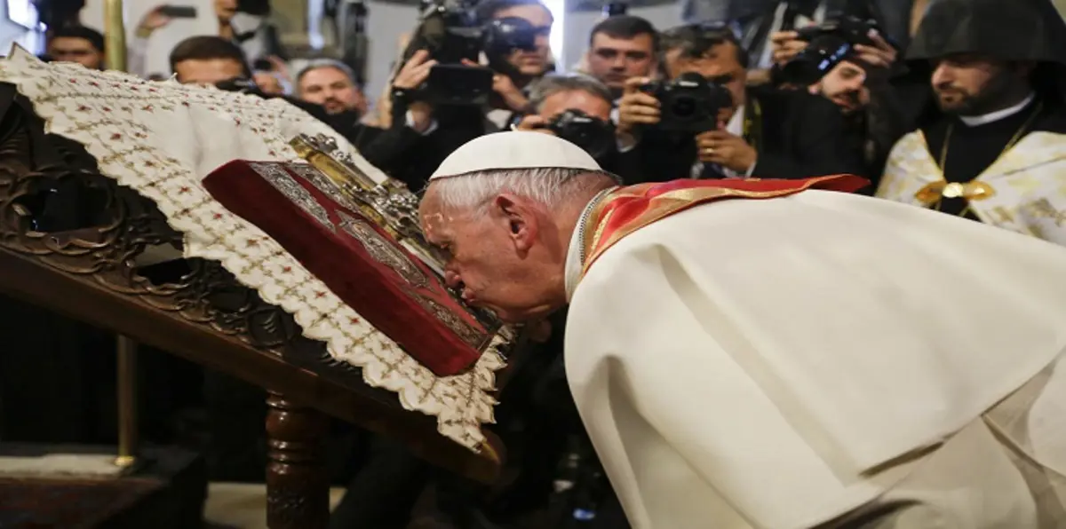 البابا يصلي من أجل عدم تكرار "الإبادة الجماعية" للأرمن