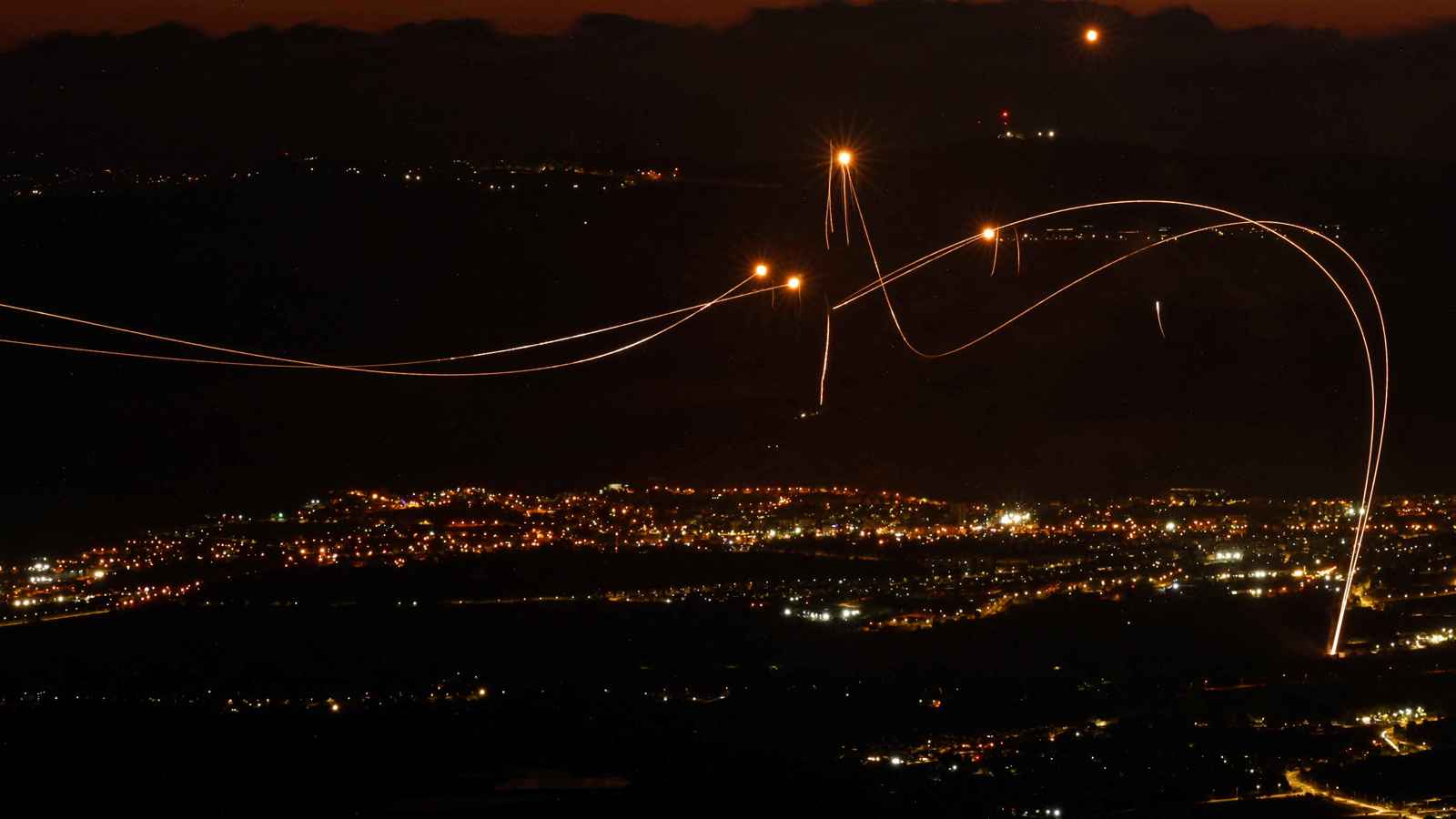 انفجارات عنيفة قرب قاعدة "غولاني" الإسرائيلية في الجليل