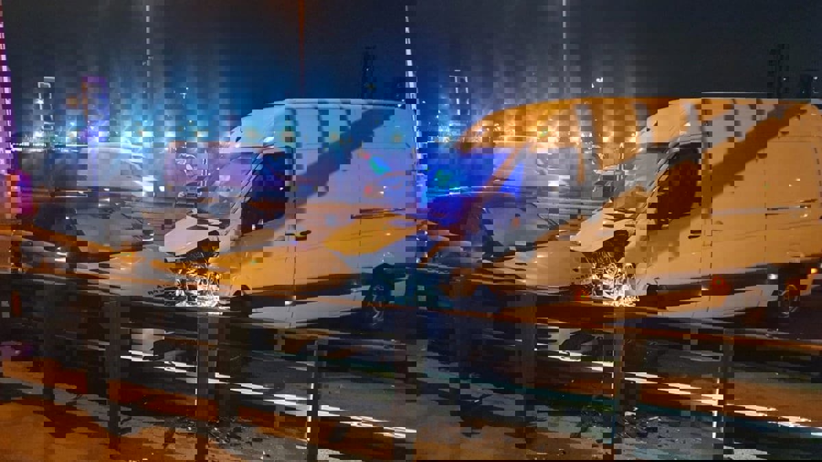 بريطانيا.. سجن مراهق قاد سيارة بالاتجاه الخطأ في مترو أنفاق مزدحم بهدف "التسلية"