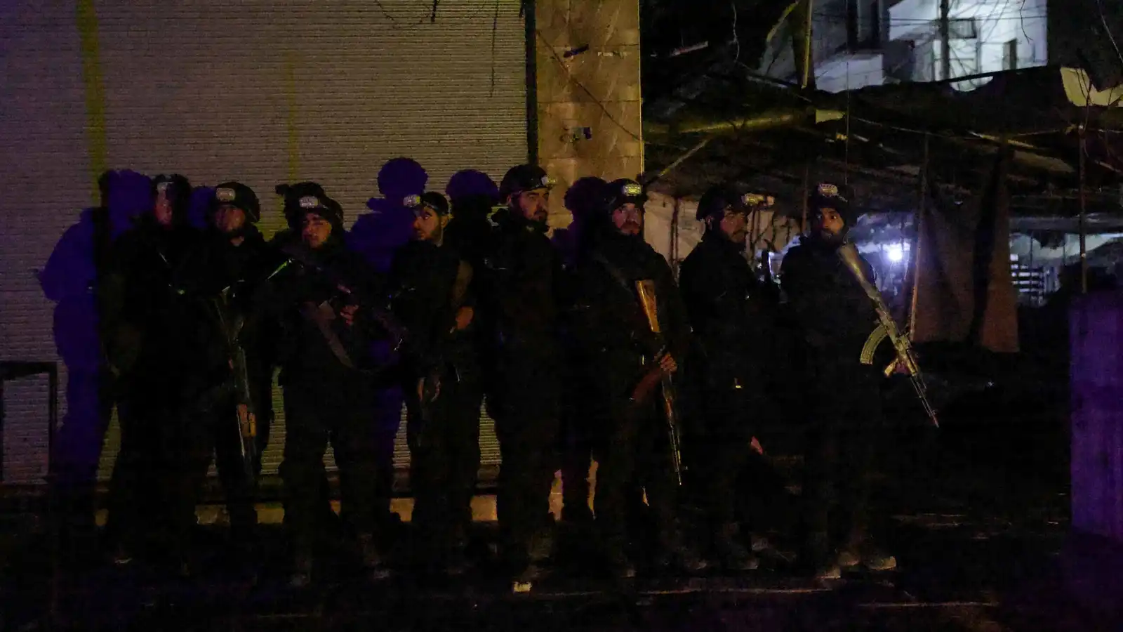 ما حقيقة فيديو استسلام عناصر من "قسد" في حلب؟