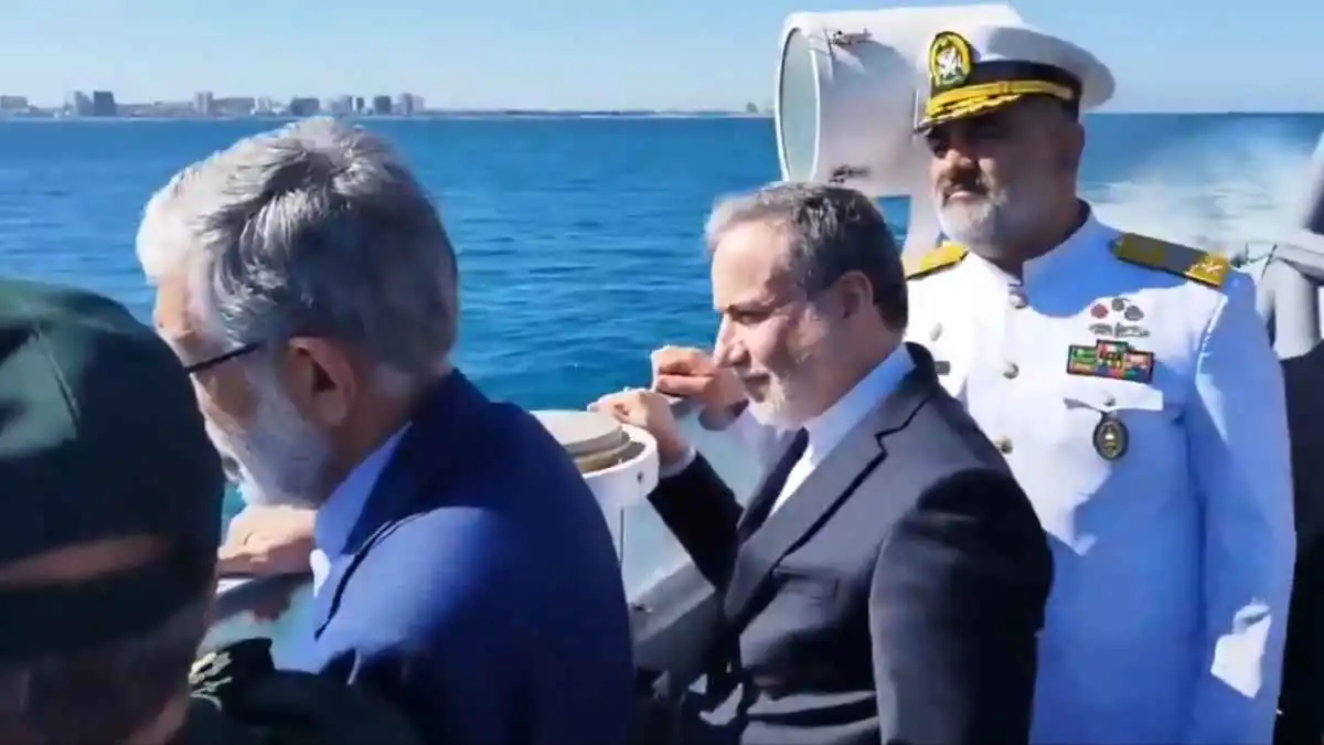 رداً على ويتكوف وكوشنر.. هل أبحر عراقجي فوق سفينة عسكرية إيرانية؟ (فيديو)