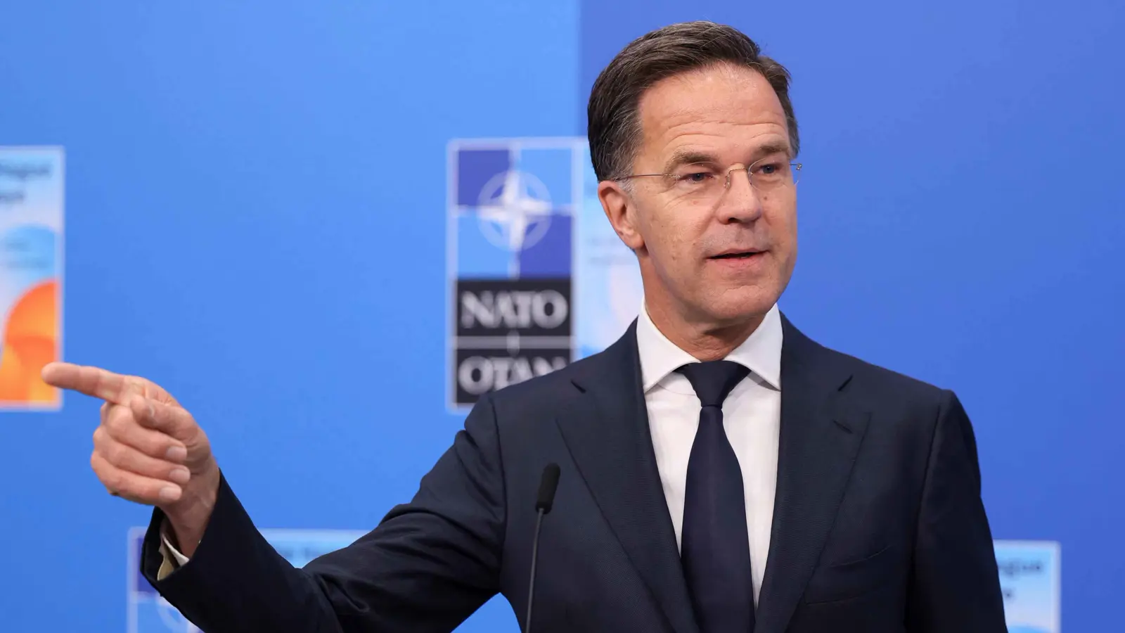 تبدأ بغزوات روسية وصينية متزامنة.. "الناتو" يحذر من حرب عالمية ثالثة