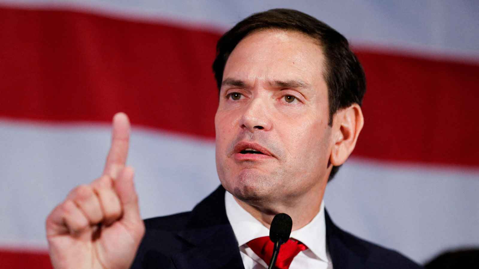 واشنطن تحث بكين على ثني طهران عن إغلاق مضيق هرمز