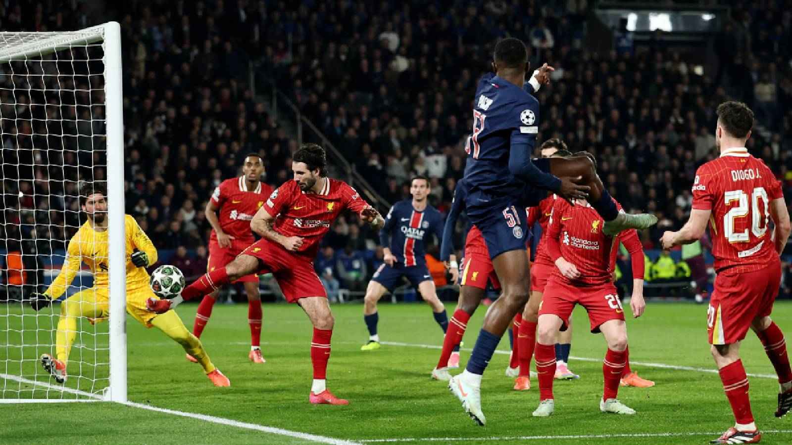 4 إشارات مخيفة.. هل استسلم ليفربول قبل موقعة باريس؟ 