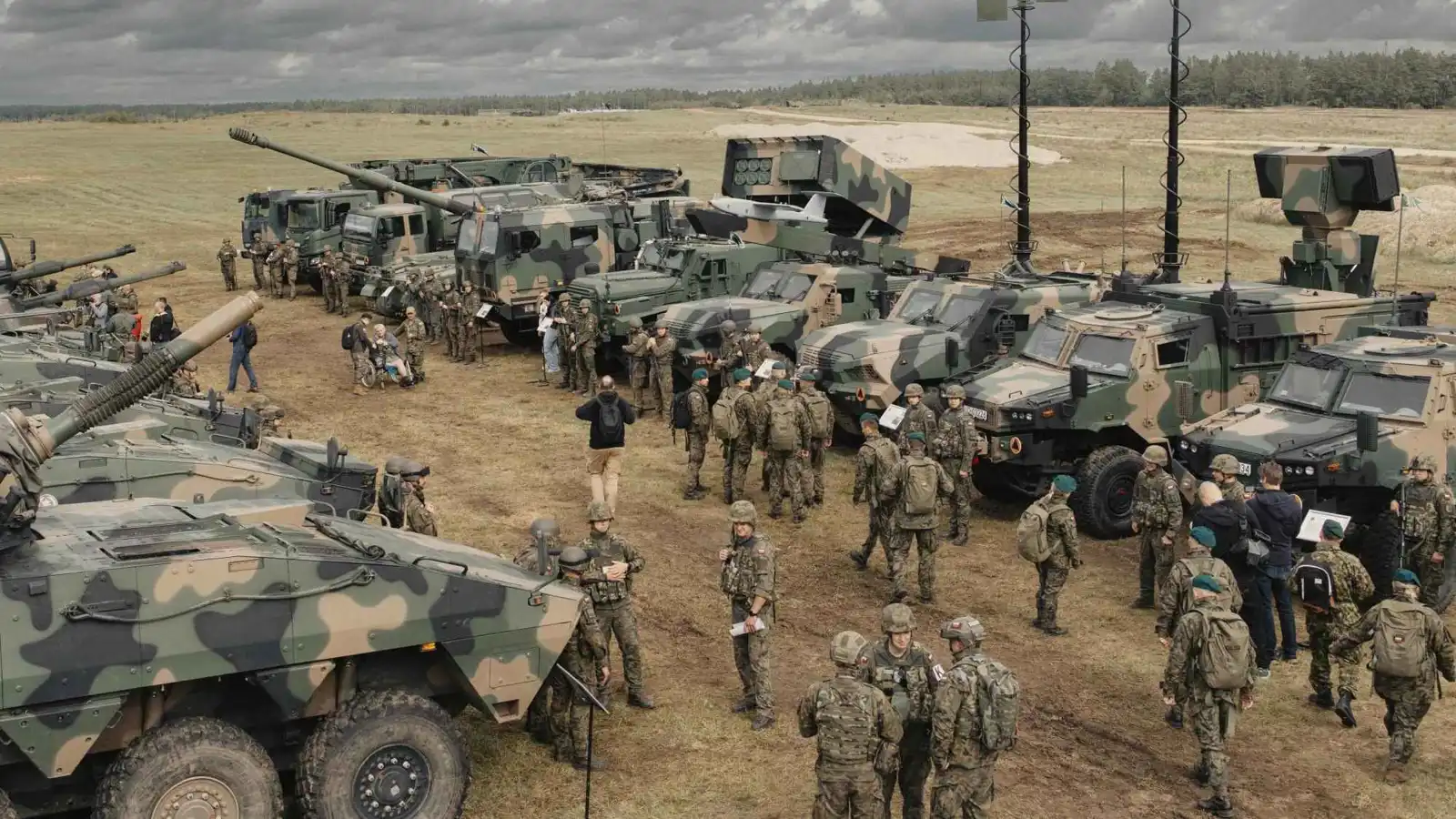 ضاعفت قواتها وتسليحها.. بولندا تستعد لـ "السيناريو الأسوأ" مع الروس