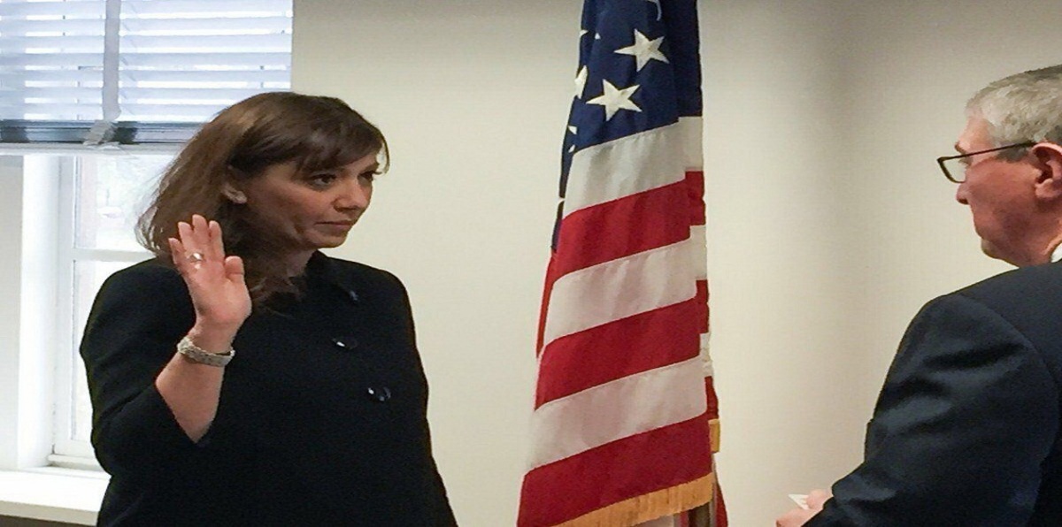 تعيين امرأة من أصول إيرانية بمنصب مساعدة وزير التجارة الأمريكي