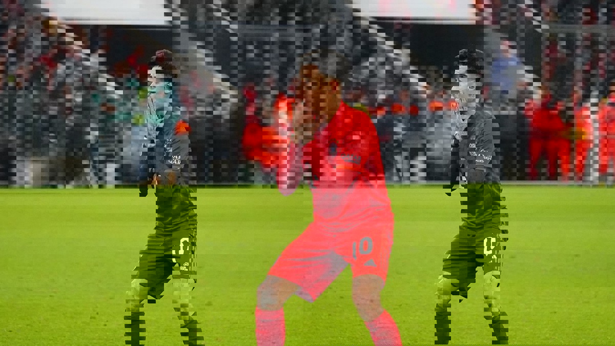 تطورات ميركاتو الأندية الأوروبية: برشلونة يحدد بديل سواريز.. وبايرن ميونخ يثير الغموض حول مستقبل كوتينيو