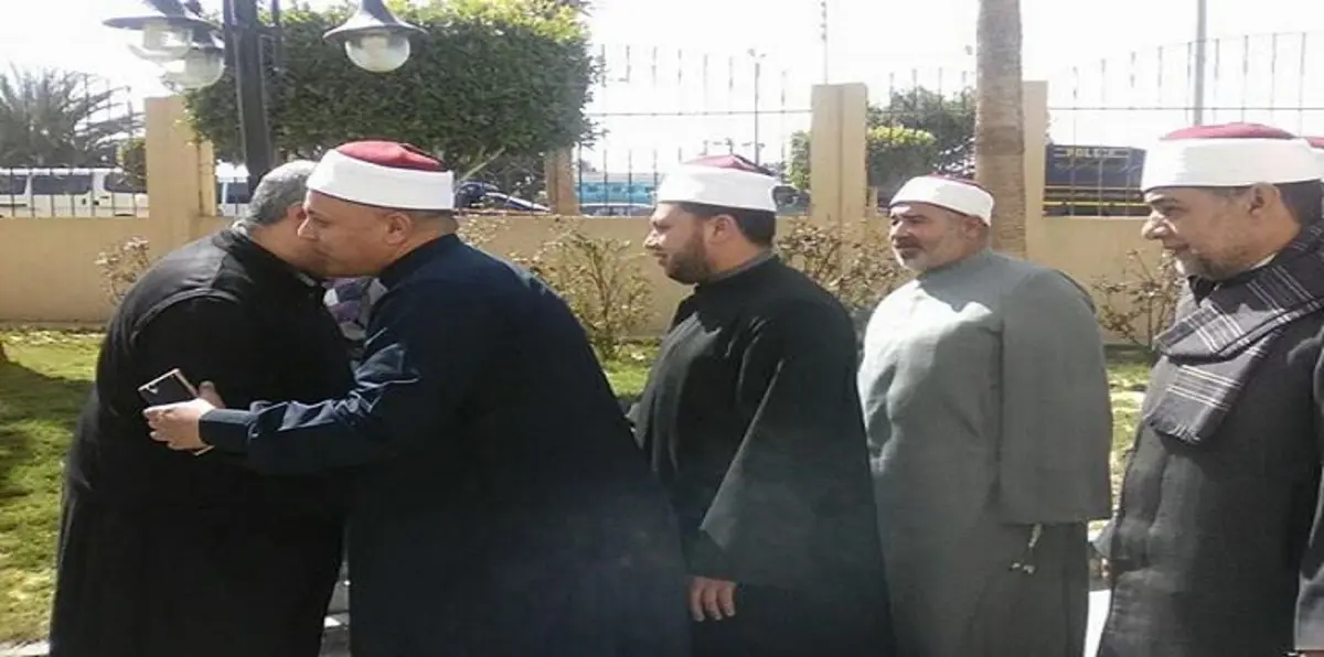 شيوخ الأزهر يزورون النازحين المسيحيين من سيناء (صور)