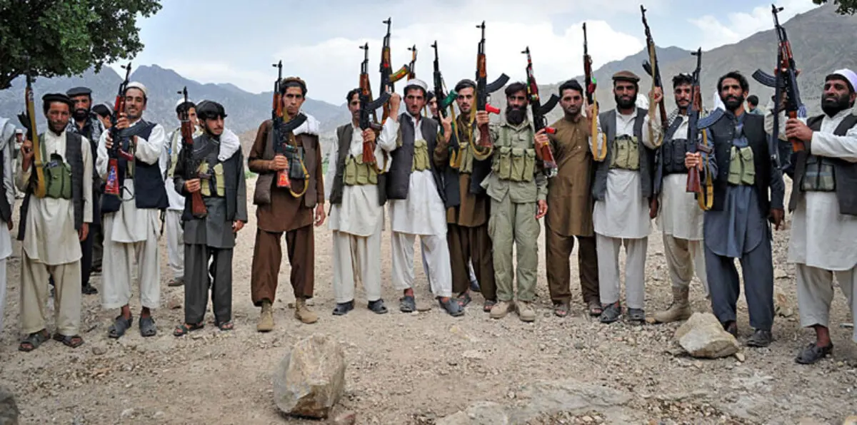 مقتل 31 من عناصر طالبان وداعش شرق أفغانستان