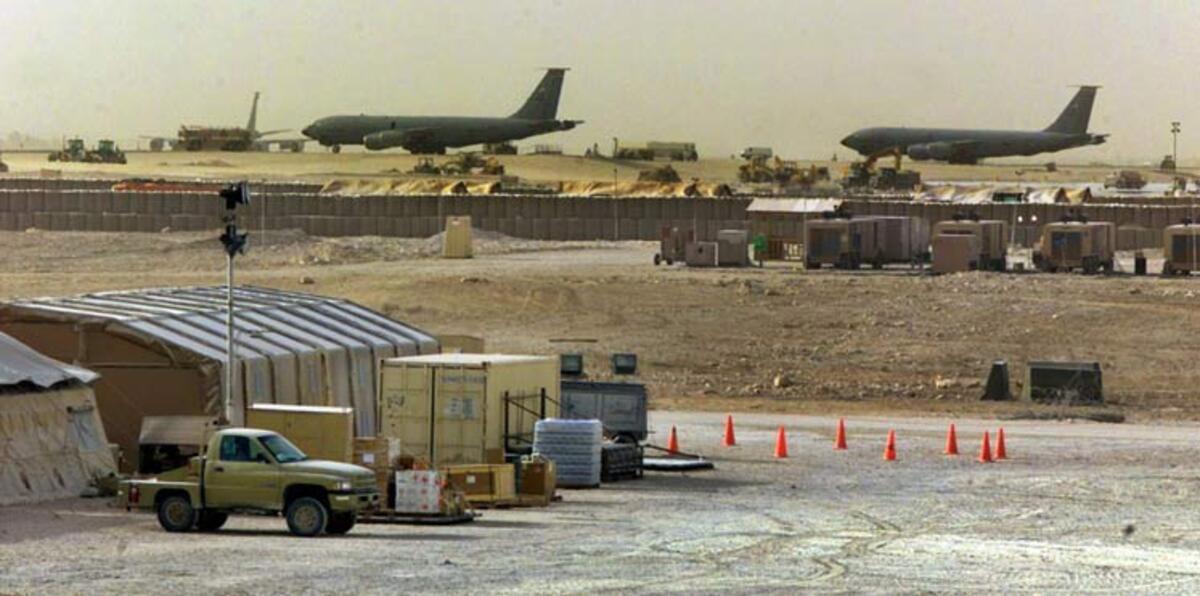 بالصور.. التقاط جسم غامض يُحلق فوق قاعدة عسكرية أمريكية