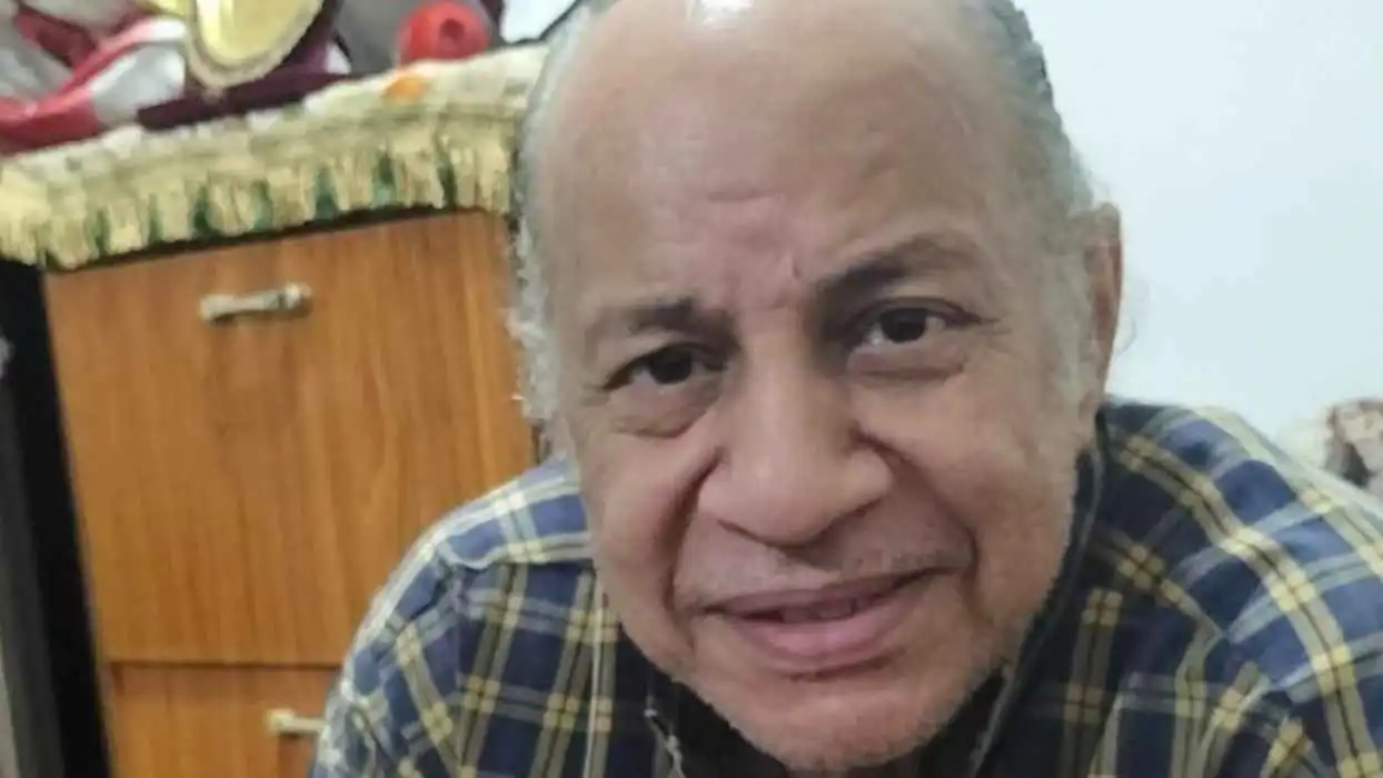 بعد استغاثة.. تكفل رسمي بعلاج الفنان المصري عيد أبو الحمد