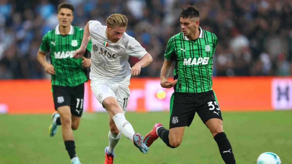 دي بروين يترك بصمته في انتصار نابولي على ساسولو (فيديو)