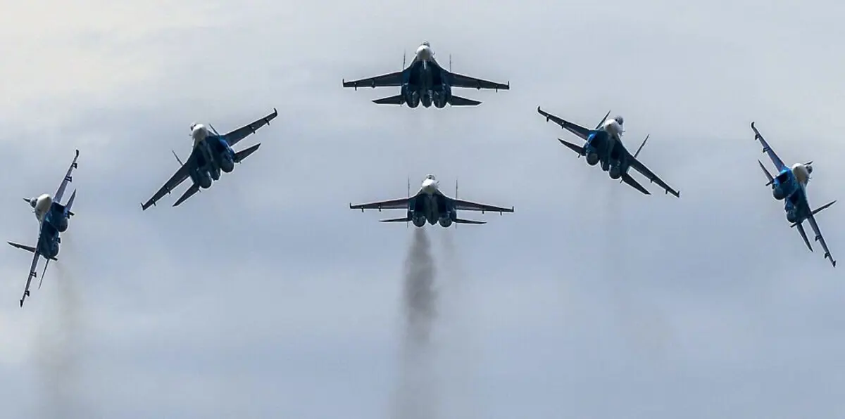 بالفيديو.. لحظة إطلاق البوارج الحربية الروسية صواريخ كاليبر إلى العمق السوري‎