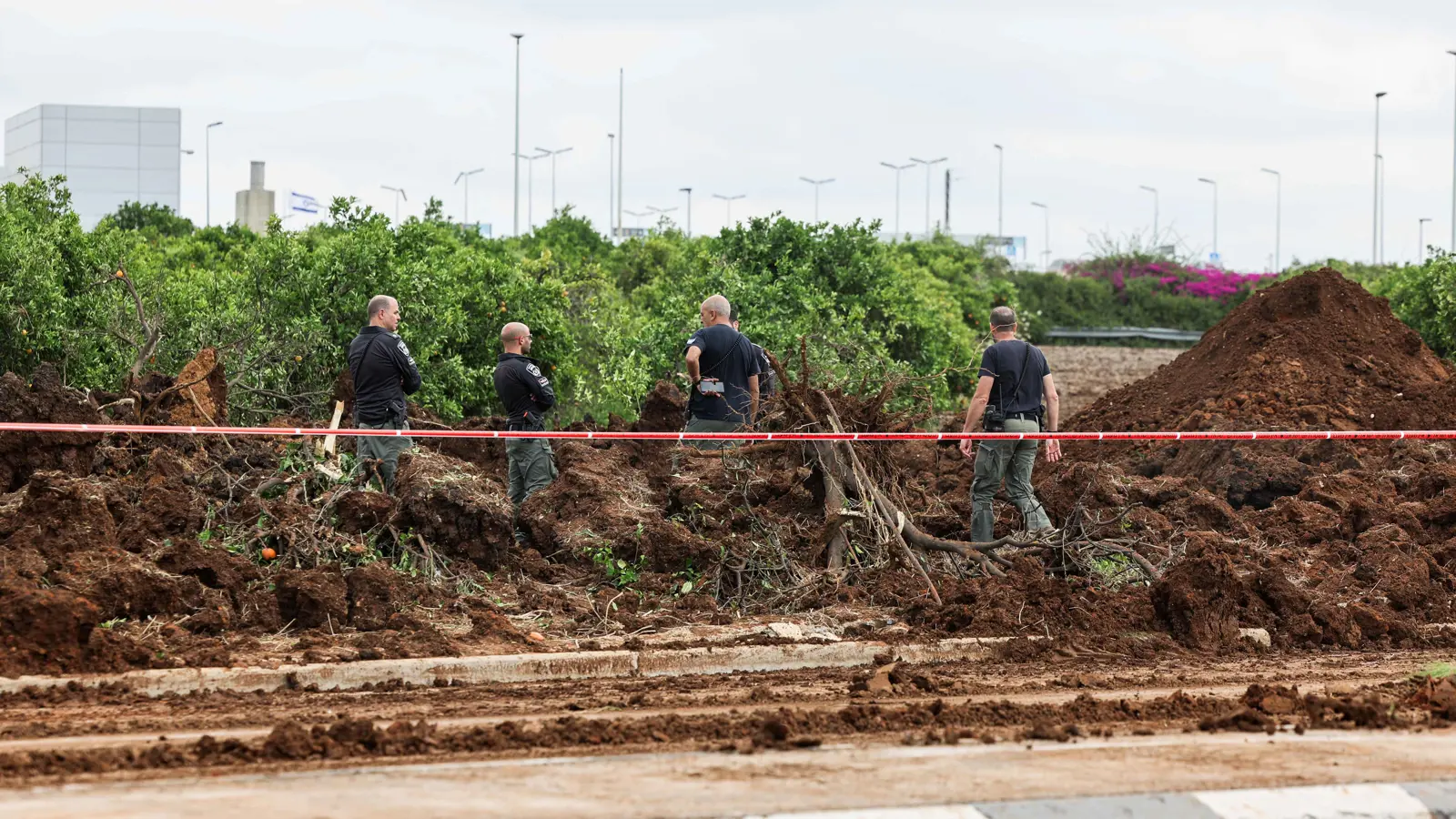 لماذا كثّف الحوثيون هجماتهم على إسرائيل مع زيارة ترامب؟