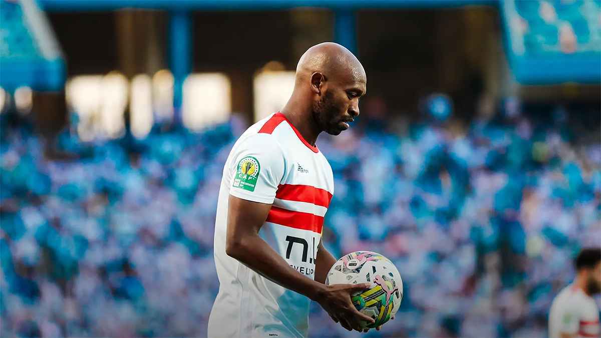 "مشجع مجهول" يفاجئ شيكابالا بطائرة في الساحل الشمالي (فيديو)