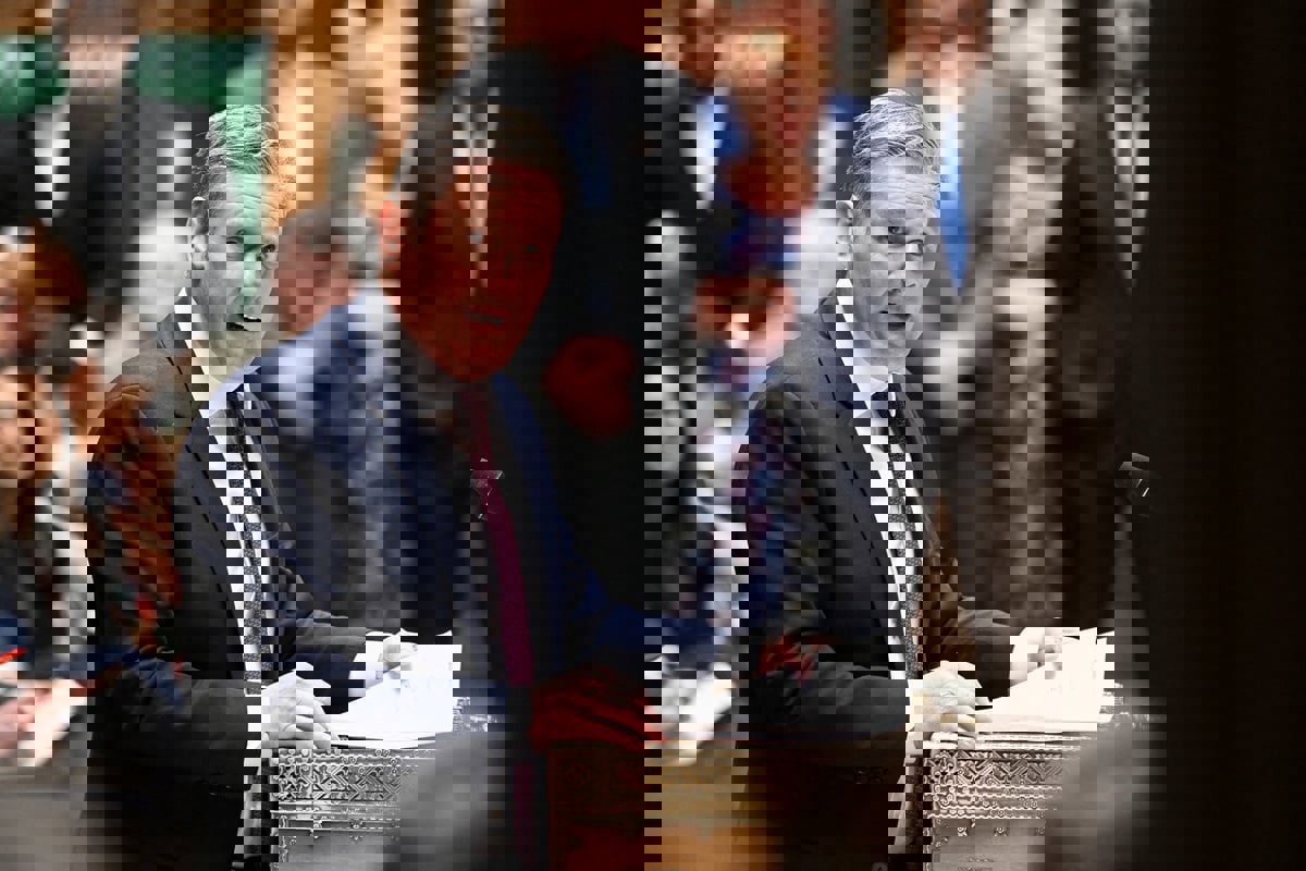 "تلغراف" للبريطانيين: ابدأوا الادخار إذا فاز حزب العمال