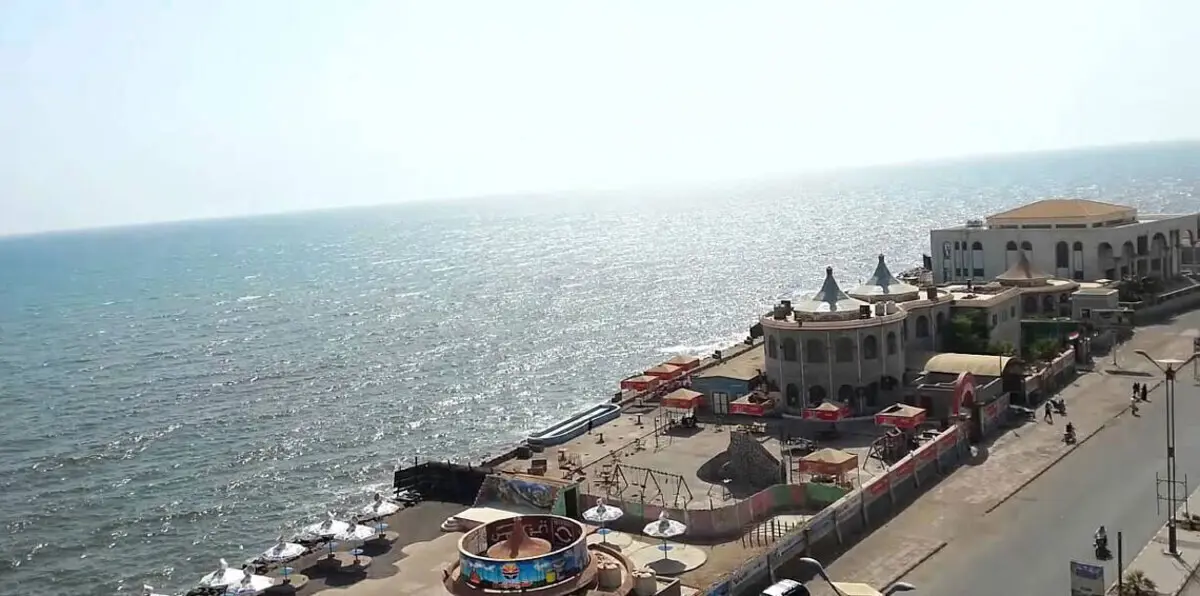 قيادات الحوثي تحول فنادق الحديدة إلى غرف عمليات عسكرية