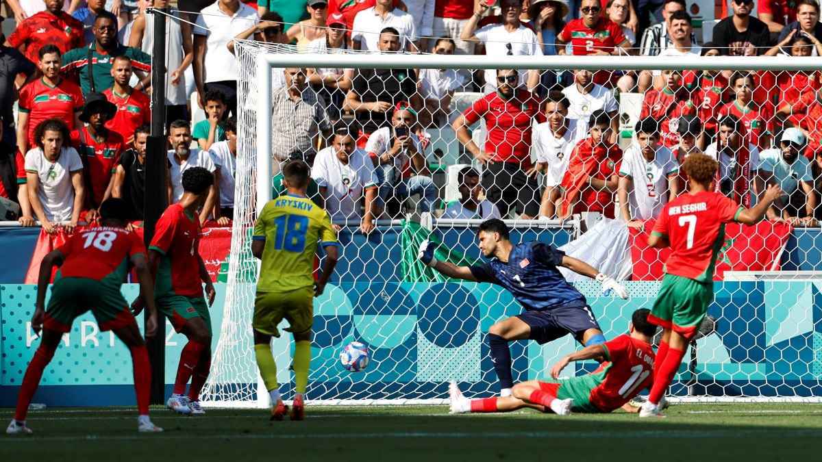 أوكرانيا تنتزع فوزا مثيرا من المغرب في مسابقة كرة القدم بأولمبياد باريس