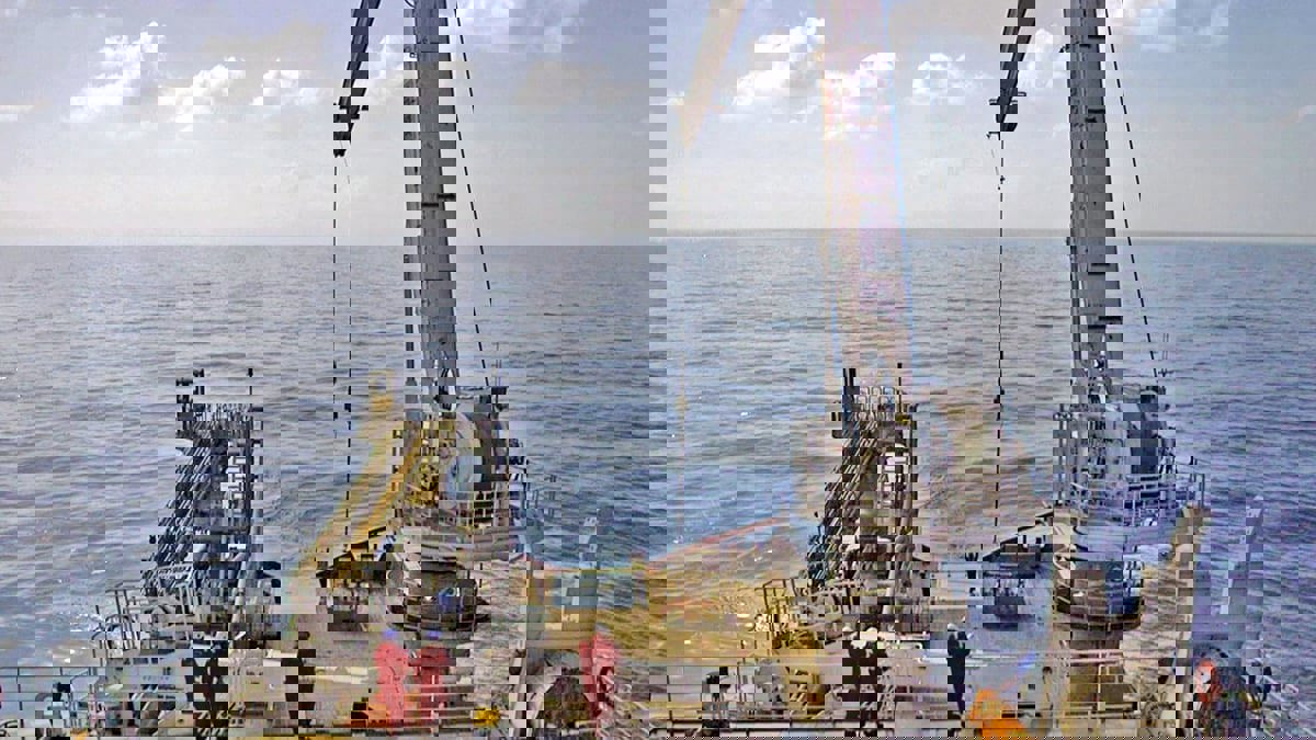 العثور على حطام سفينة عمرها 3000 عام قبالة إسرائيل (صور)