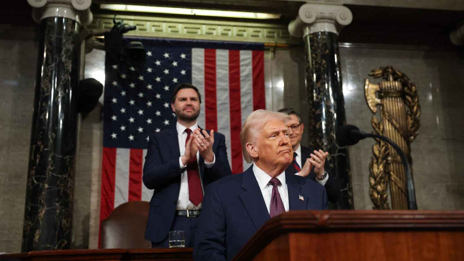 ترامب يتعهد بقيادة البشرية إلى المريخ