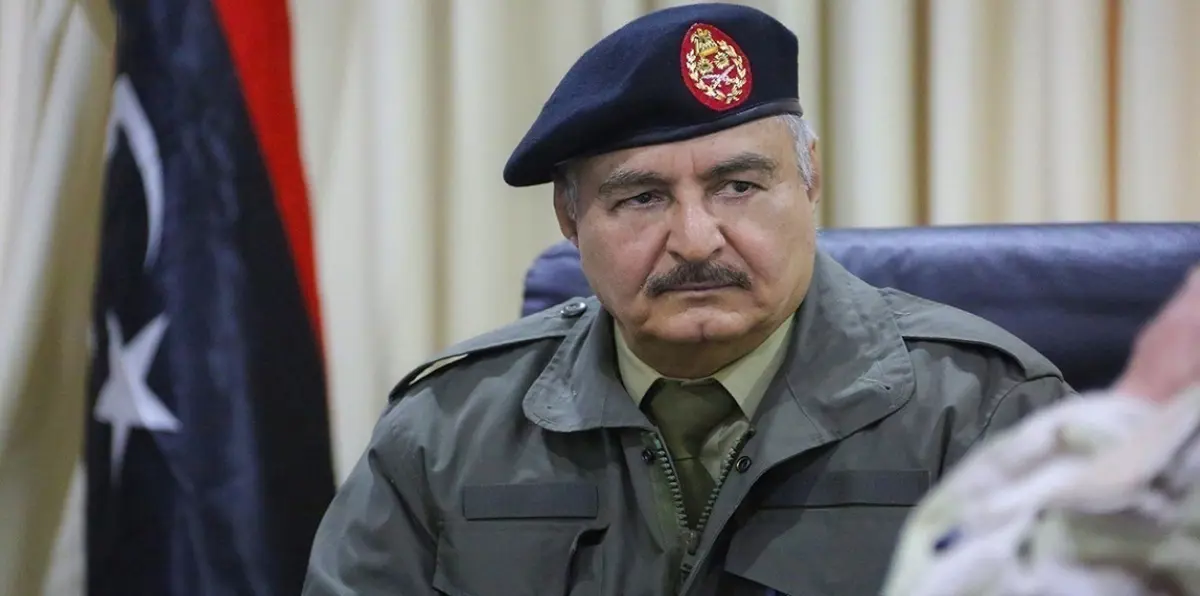 لوموند: صعود حفتر أحدث زلزالاً في طرابلس‎