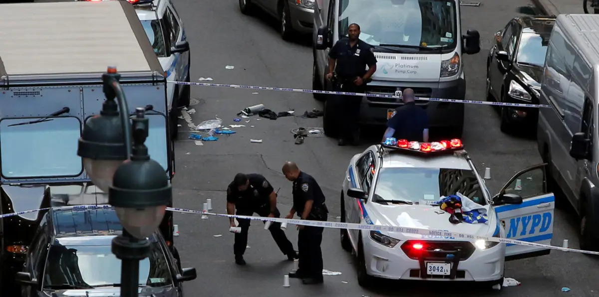 القبض على طالب قتل 17 شخصًا بمدرسة في فلوريدا (فيديو)