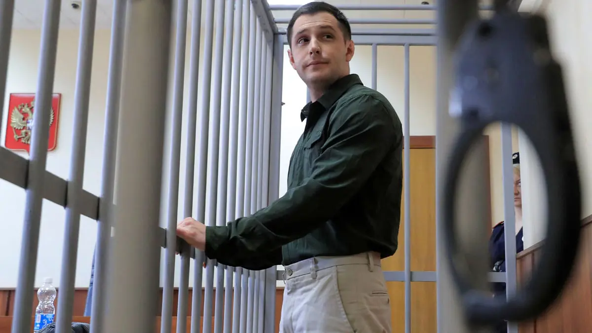 زنزانة ضيقة ودماء.. جندي أمريكي سابق يروي ظروف احتجازه في روسيا